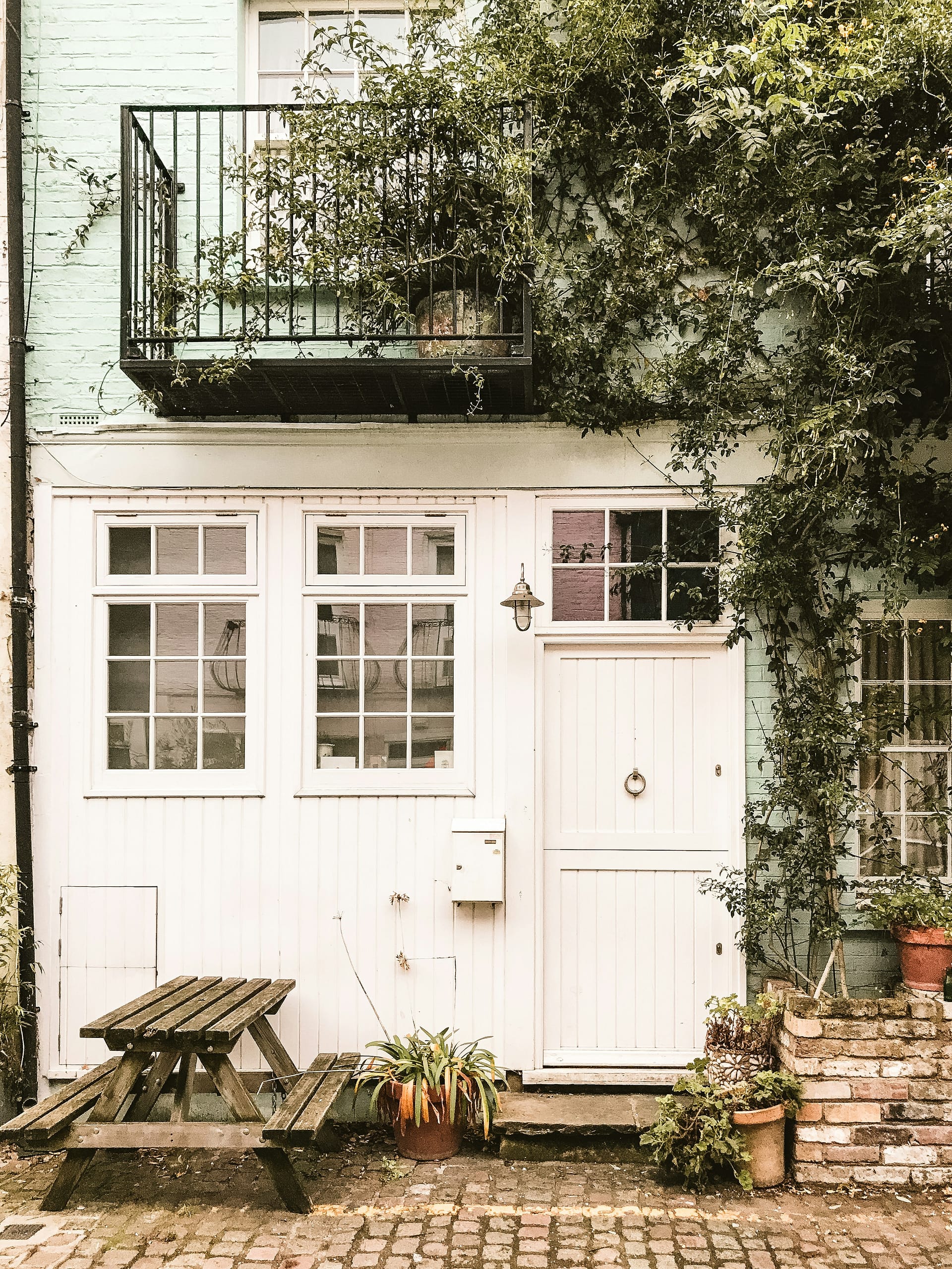 Charming house with greenery and balcony