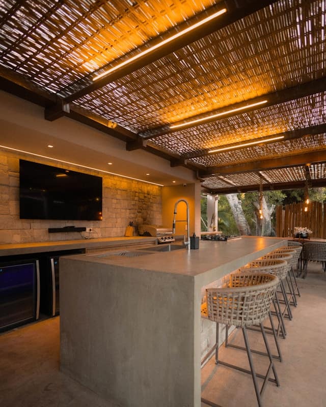 Outdoor Kitchen